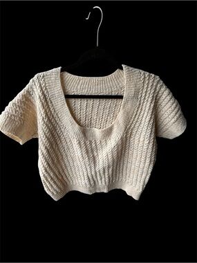 Women's Cream Crop Short-Sleeve Knit Scoop Neck Top